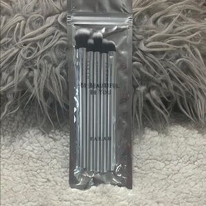 Farah Silver Makeup Brush Set